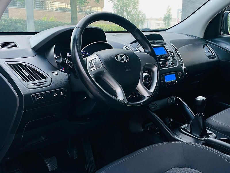 Hyundai ix35 2.0i MANUÁL VÝHŘEV TAŽNÉ - fotka 29 z 43