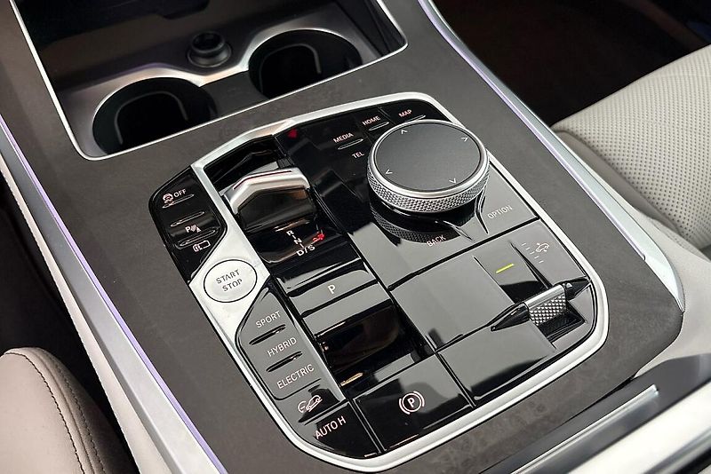 BMW X5 xDrive50e - fotka 24 z 27