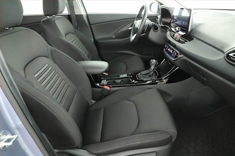 Hyundai i30 (2025) Style 1.0 T-GDI - fotka 7 z 21