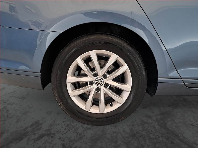 Volkswagen Passat (2015) 2.0 TDI, Navi, Tempomat - fotka 14 z 18