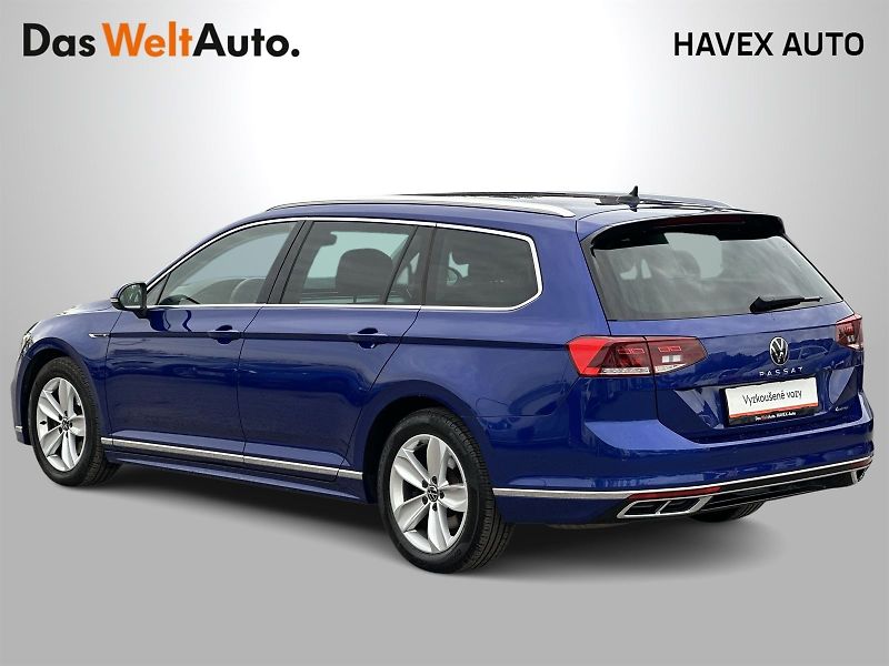 Volkswagen Passat Variant (2023) 2.0 TDI 4Motion DSG R-Line - fotka 34 z 35