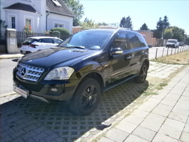 Mercedes-Benz Třídy M 3,5 350 4-MATIC 164 - fotka 3 z 14