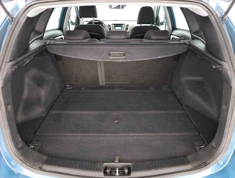 Hyundai i30 (2015) 1.6 MPI, Tempomat - fotka 16 z 17