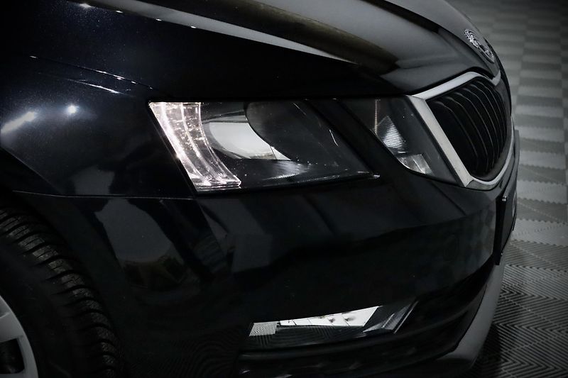 Škoda Octavia 3 FL Combi 1.4 TSI 110 kW DSG - fotka 10 z 31