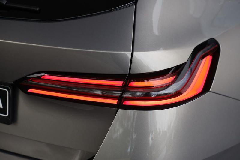 BMW Řada 5 540d xDrive Touring - fotka 18 z 18