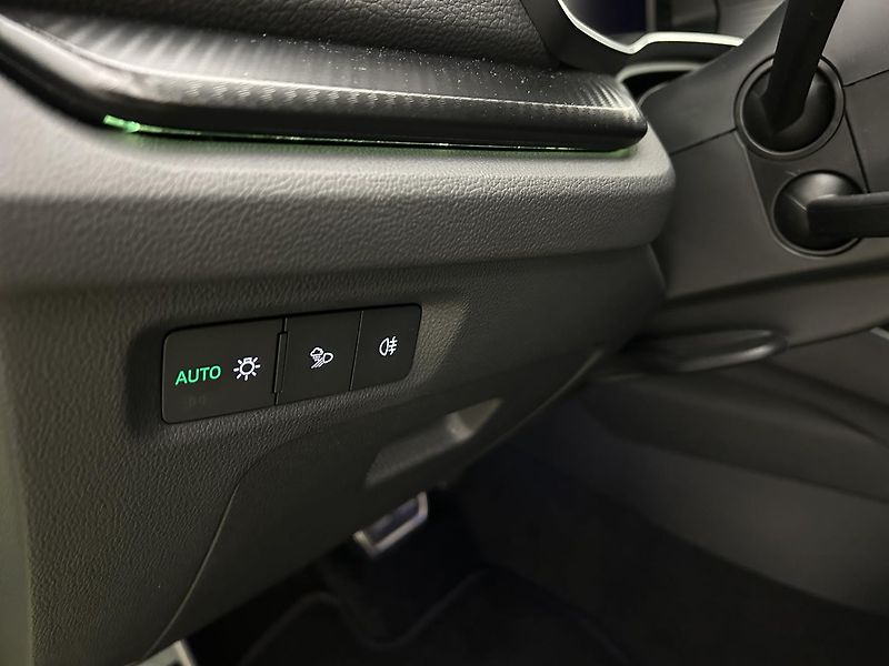 Škoda Octavia 2.0 TDI SportLine - fotka 8 z 23