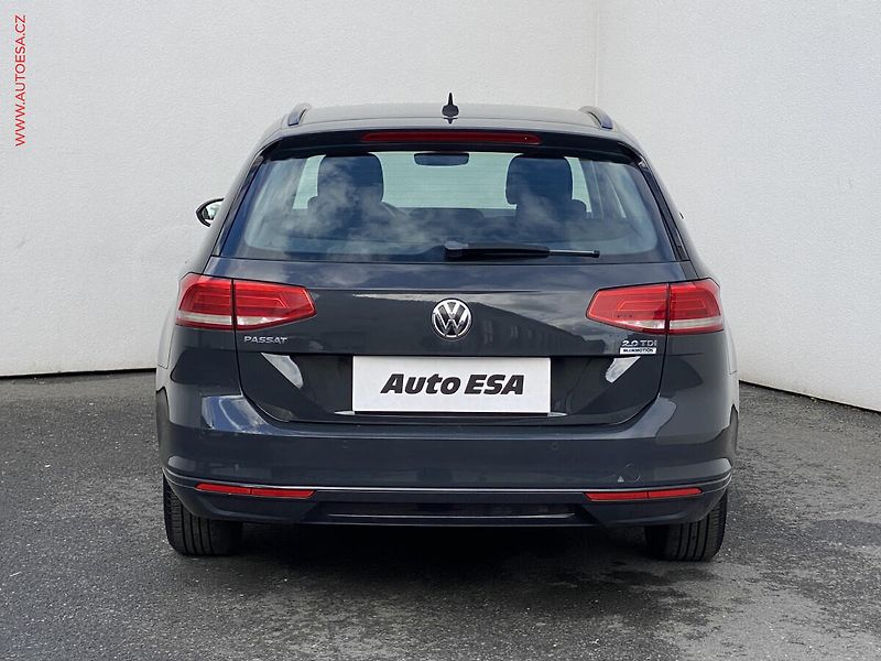 Volkswagen Passat (2015) 2.0 TDi, Comfortline, navi - fotka 5 z 18