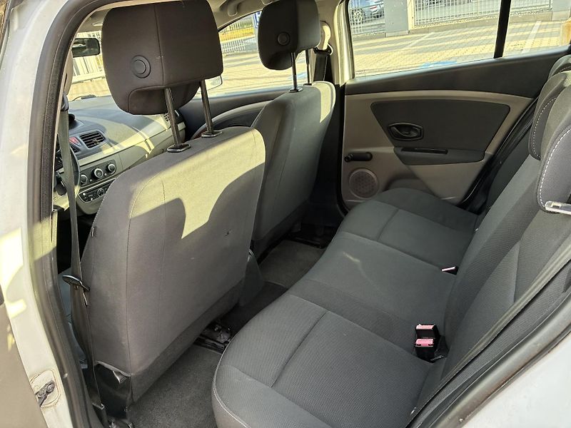 Renault Mégane 1.6-74kW,KLIMA,TAŽNÉ ZAŘÍZENÍ - fotka 20 z 23