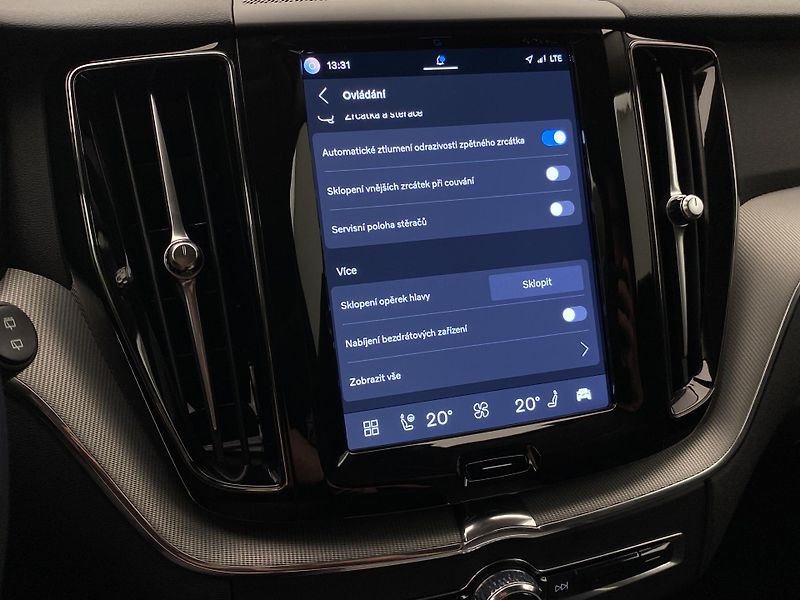 Volvo XC60 B5 AWD DARK PLUS  - fotka 45 z 57