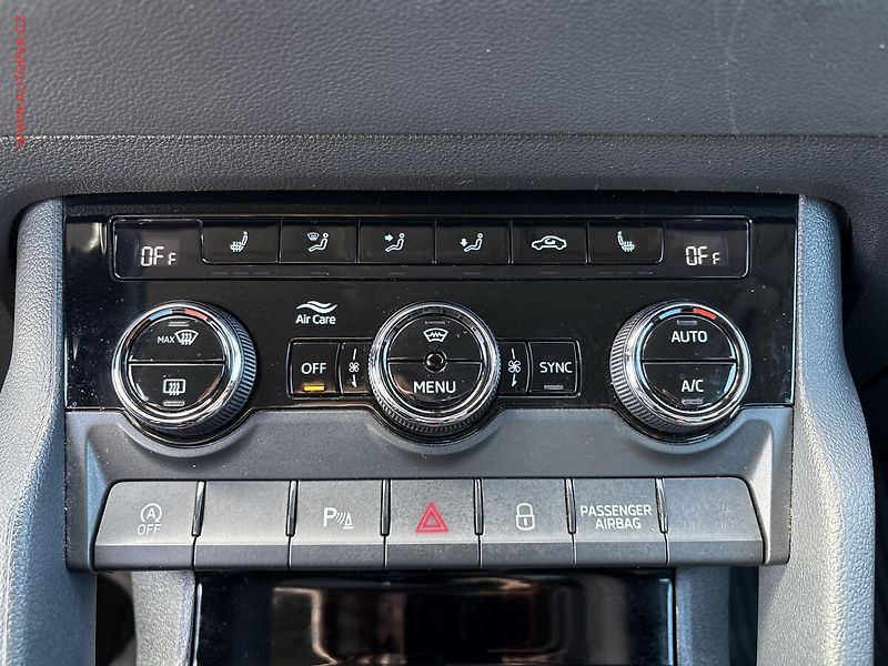 Škoda Karoq (2019) 2.0TDi 4x4, ČR, DSG, park. - fotka 16 z 18