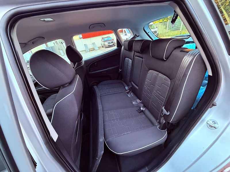 Kia Venga 1.6 Aut. Spirit, 1.Maj, Servis - fotka 11 z 24