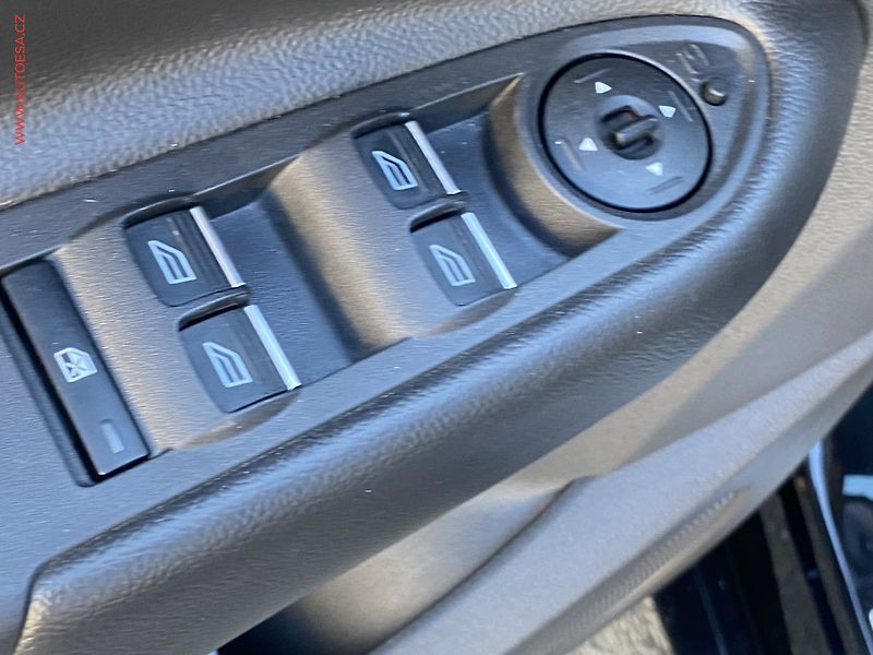Ford Kuga (2018) 1.5 EB, ST-Line, bixen - fotka 11 z 18