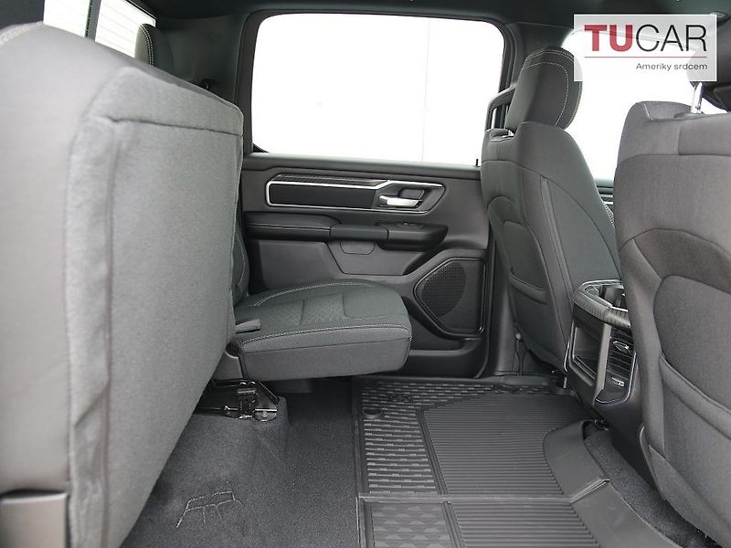 Dodge RAM (2026) 1500 BigHorn 5.7 V8  HEMI 2026 - fotka 42 z 48