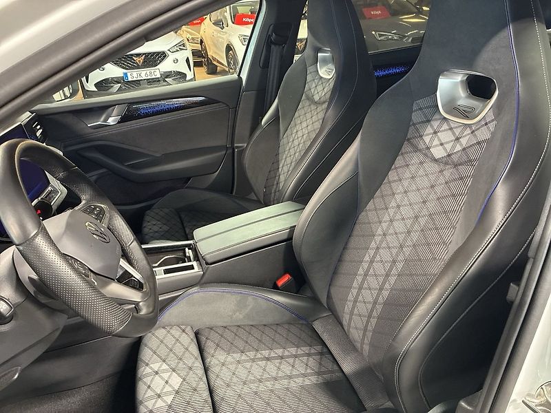 Volkswagen Passat 1.5TSI R-Line 360 NezTop Matri - fotka 9 z 24