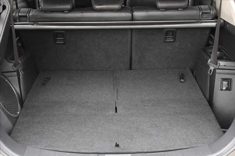 Mitsubishi Outlander 2,0 i  A/T,4x4,7.MÍST,INSTYLE+ - fotka 30 z 38