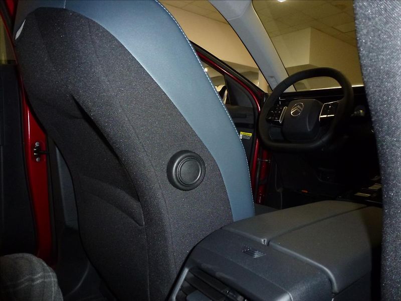 Citroën C5 Aircross 1,2 Hybrid 145k  PLUS - fotka 12 z 25