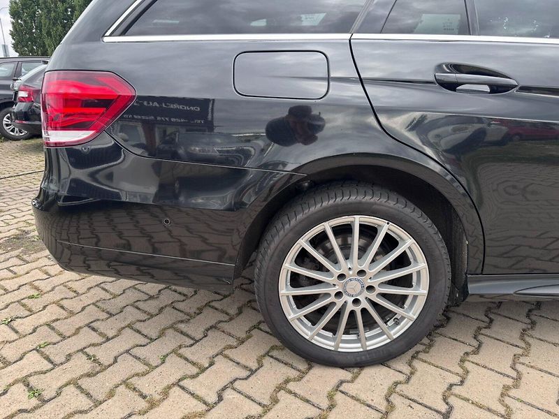 Mercedes-Benz Třídy E (2016) 350 3,0D 4X4 AUTOMAT BLUETEC - fotka 15 z 45