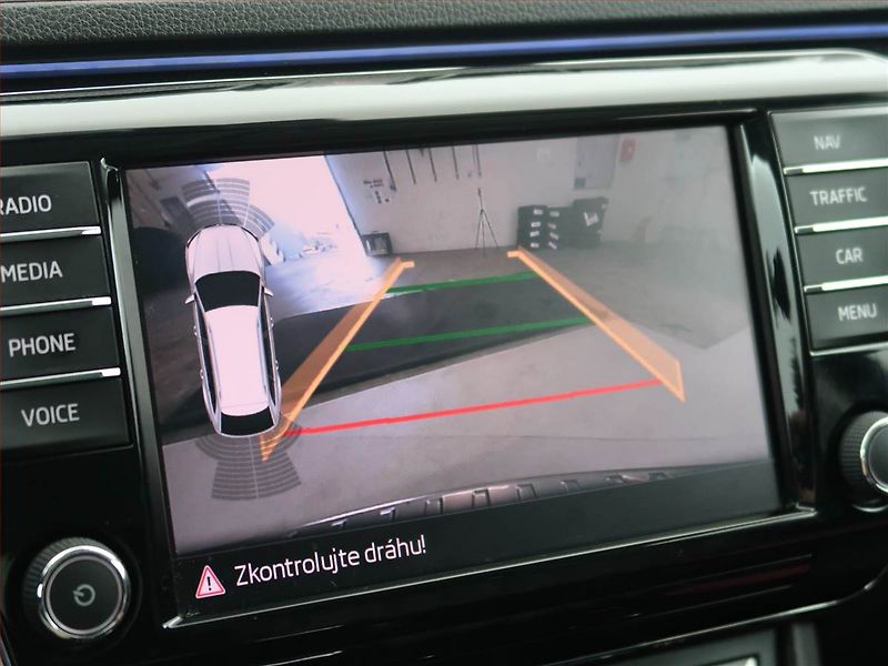 Škoda Superb (2017) Laurin&Klement 2.0 TDI 4x4 - fotka 17 z 24
