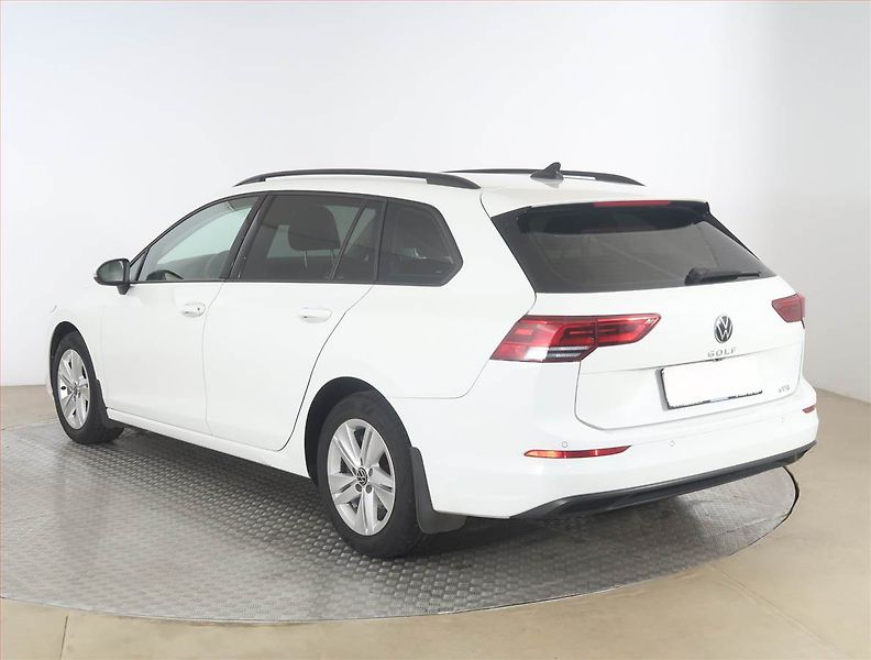 Volkswagen Golf (2021) 1.5 eTSI, Automat, Tempomat - fotka 4 z 19