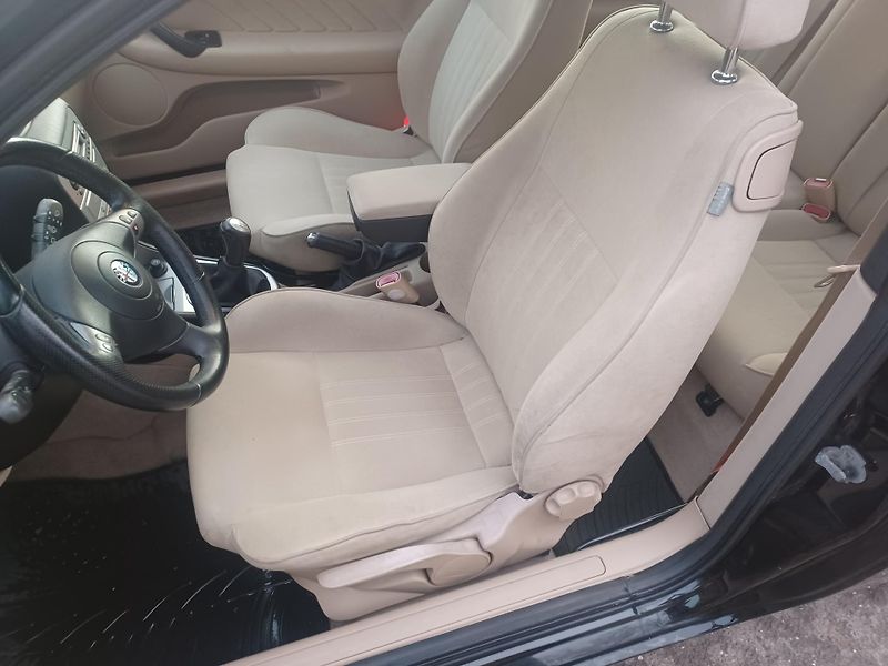 Alfa Romeo 147 1.6i 77kW - fotka 10 z 18