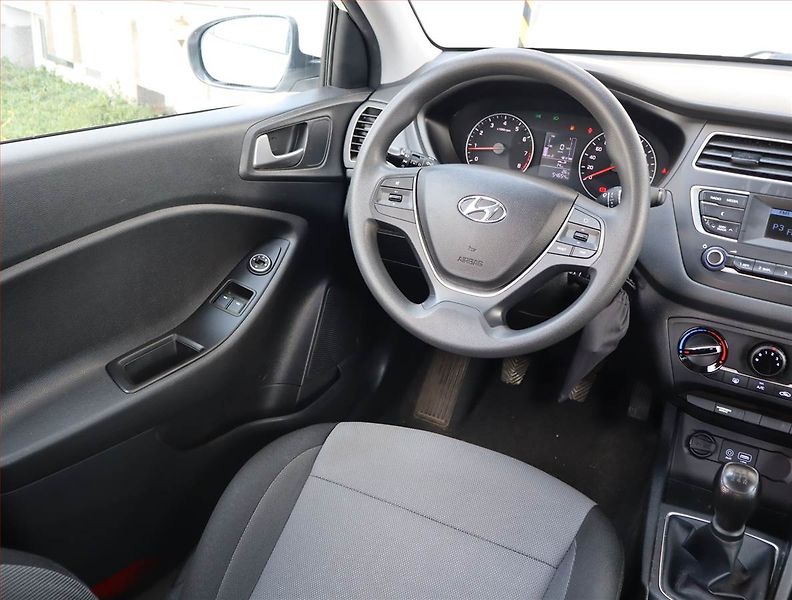 Hyundai i20 (2020) 1.2, Serv.kniha - fotka 7 z 14