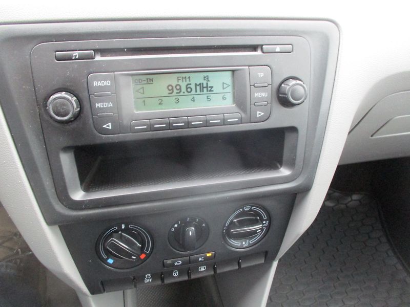 Škoda Rapid 1.2 TSi NOVÉ V ČR*L+Z PNEU - fotka 16 z 37