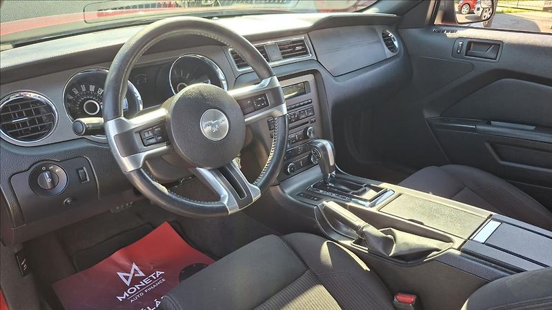 Ford Mustang 3,7 V6 227 Kw cabrio - fotka 11 z 21