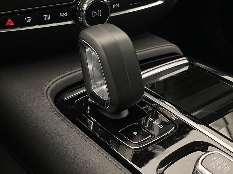 Volvo V60 T6 RECHARGE BRIGHT ULTIMATE CZ - fotka 28 z 65