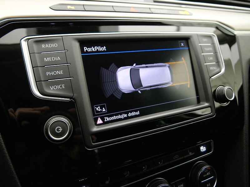 Volkswagen Passat - fotka 13 z 23