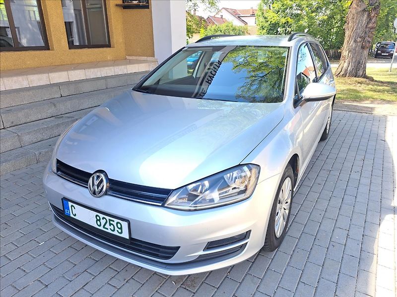 Volkswagen Golf 1,6 TDI Variant - fotka 3 z 45