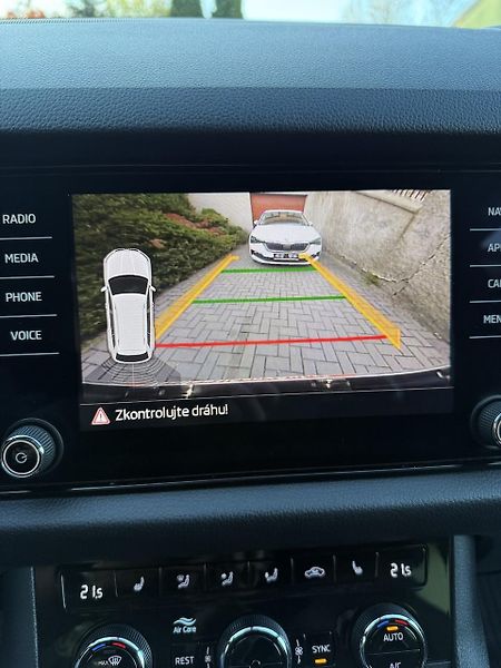 Škoda Kodiaq (2020) 1,5TSi 110kW SPORTLINE TAŽNÉ  - fotka 30 z 30