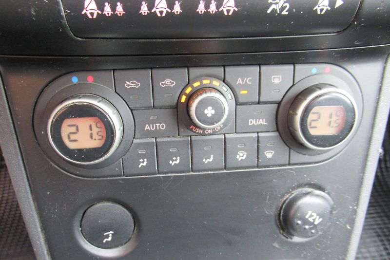 Nissan Qashqai 1.5 DCi AUT. KLIMA TAŽNÉ - fotka 15 z 27