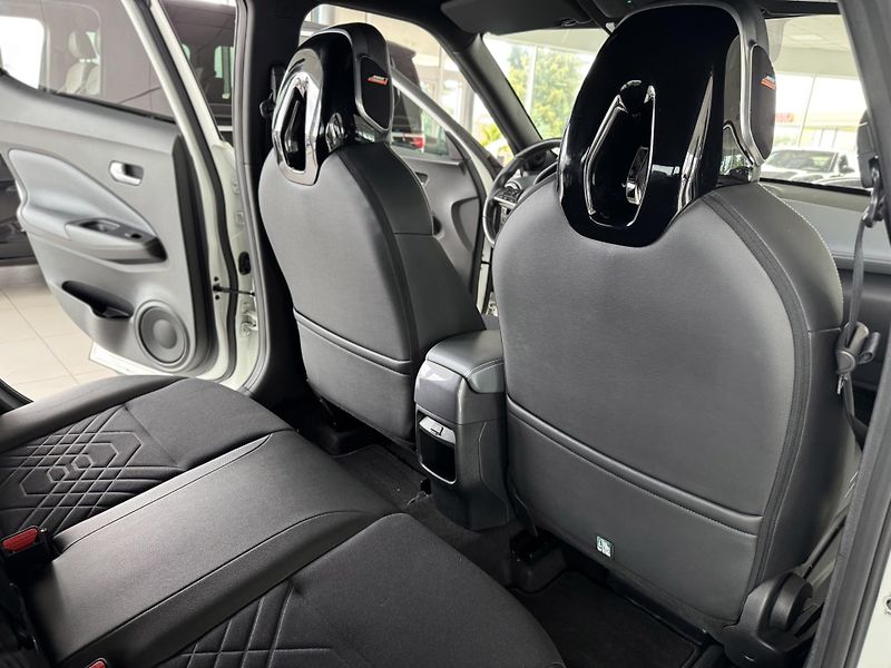 Nissan Juke 1,0DIG-T 117*AUT*TEKNA*Tažné - fotka 18 z 38
