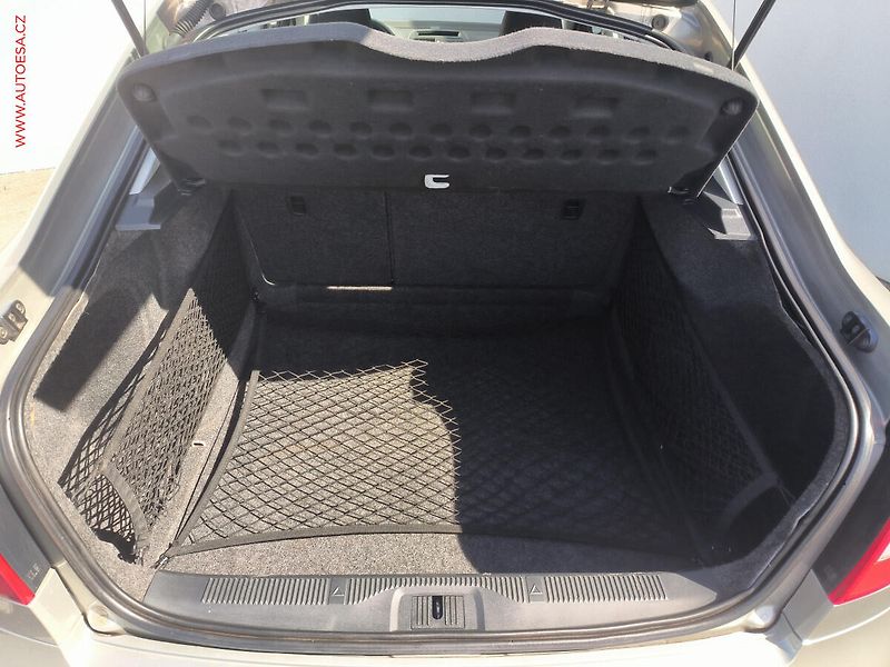 Škoda Octavia (2012) 2.0 TDi, ČR, AC - fotka 7 z 15