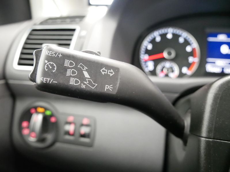 Volkswagen Touran - fotka 15 z 25