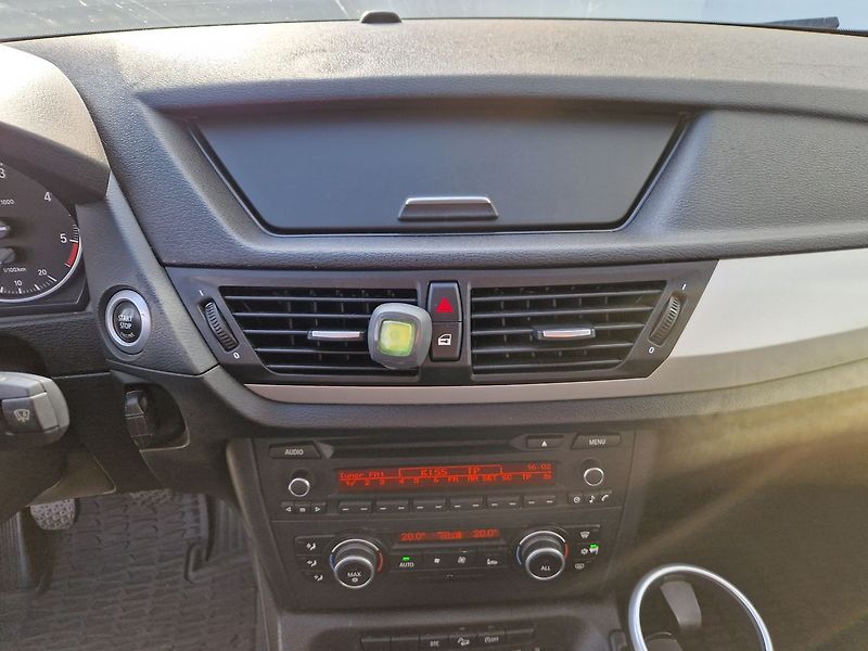 BMW X1 XDRIVE 18D - fotka 12 z 30