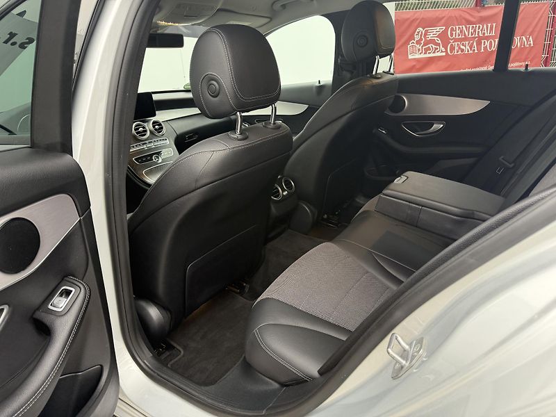Mercedes-Benz Třídy C (2018) C 300T ser.knížka Webasto - fotka 11 z 28