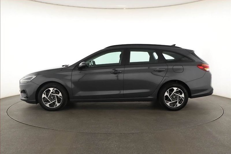 Hyundai i30 (2024) Smart 1.0 T-GDI, ČR,1.maj - fotka 3 z 17