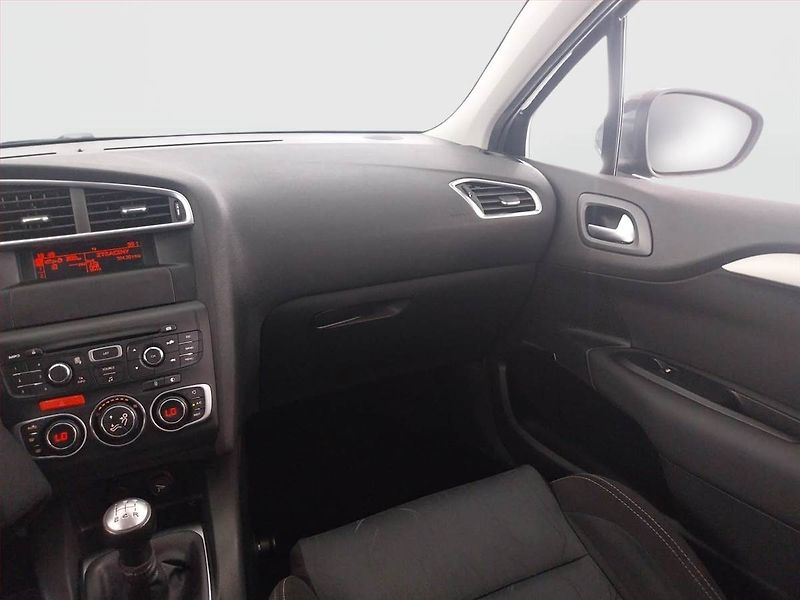 Citroën C4 (2011) 1.6 VTi, nová STK, Tažné - fotka 8 z 18