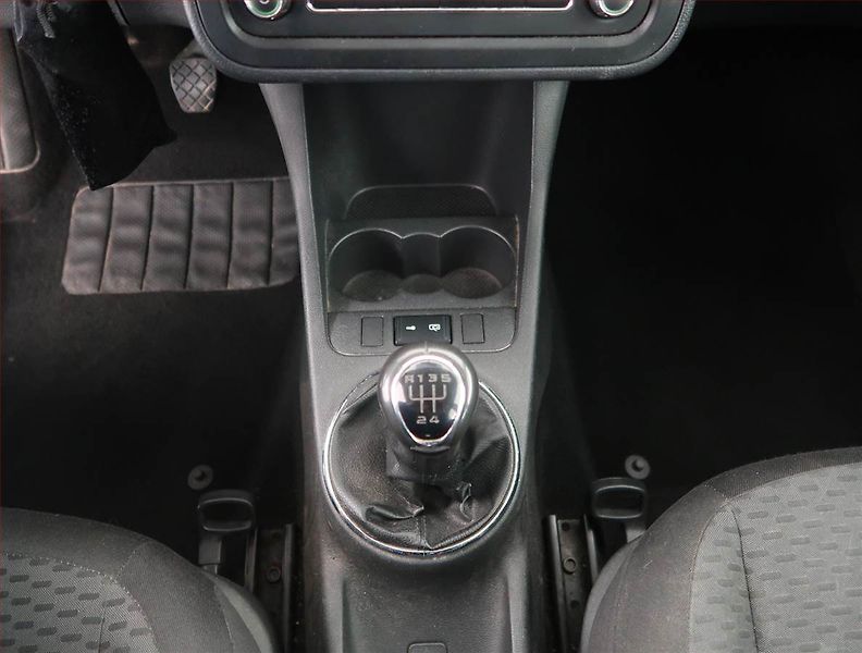 Škoda Fabia (2011) 1.6 TDI, po STK, udržované - fotka 13 z 14