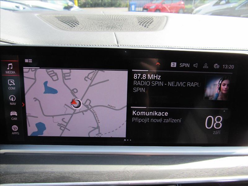 BMW X7 3,0 d xDrive30d 195 kW 7 míst - fotka 17 z 44