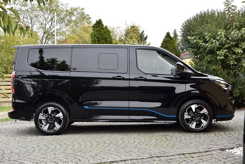 Ford Tourneo Custom L1 SPORT 2.0 EcoBlue,LED,ČR,1M - fotka 5 z 50