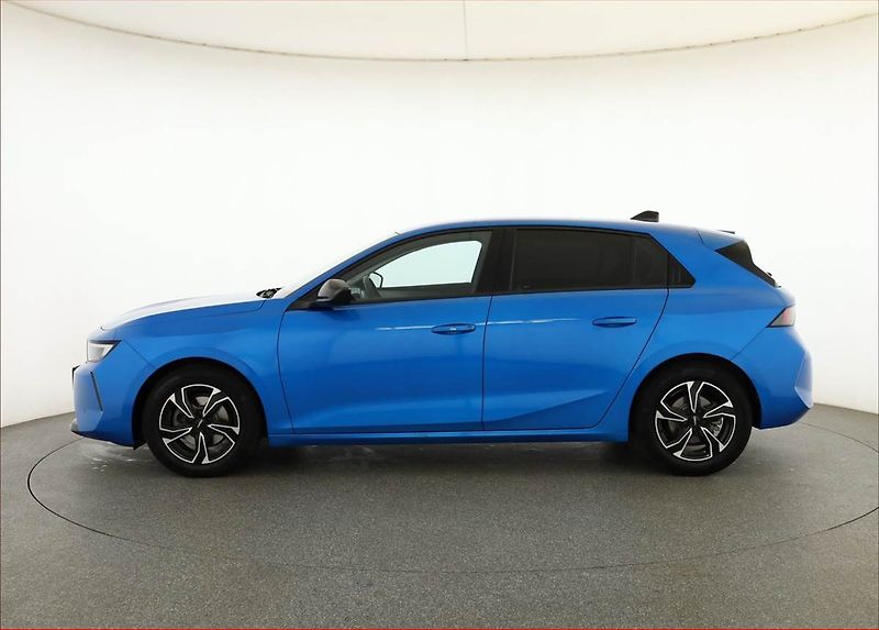 Opel Astra (2023) 1.2 Turbo, Serv.kniha - fotka 3 z 17