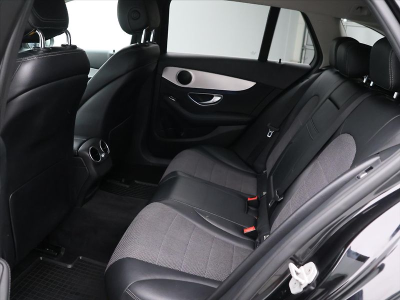 Mercedes-Benz Třídy C 1,6 BlueTec 100kW - fotka 14 z 36