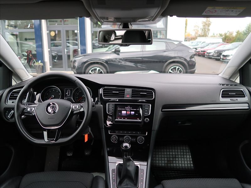 Volkswagen Golf 1,4 TSi,103kW,1majČR,Aut.klima - fotka 16 z 23