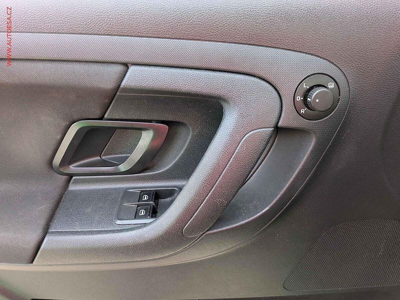 Škoda Fabia (2012) 1.2 12V, AC, TZ - fotka 12 z 12
