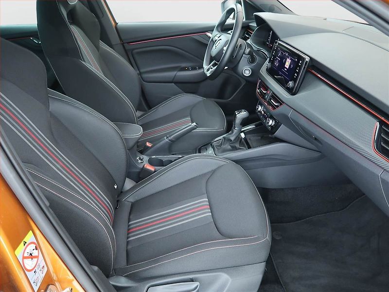 Škoda Kamiq (2024) 1.0 TSI - fotka 9 z 23