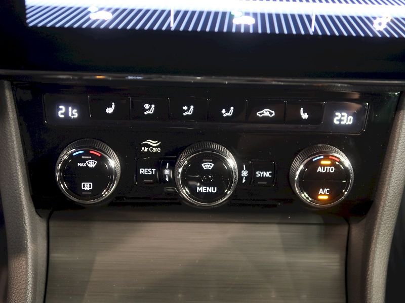 Škoda Superb (2022) iV STYLE 1.4TSI 160KW DSG TAŽN - fotka 33 z 44