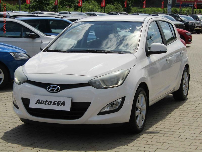 Hyundai i20 (2013) 1.2i, ČR, servis.kniha, AC - fotka 3 z 19