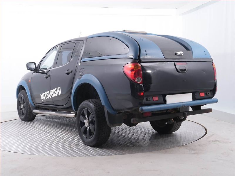 Mitsubishi L200 (2007) 2.5 DI-D, 4X4 - fotka 4 z 17